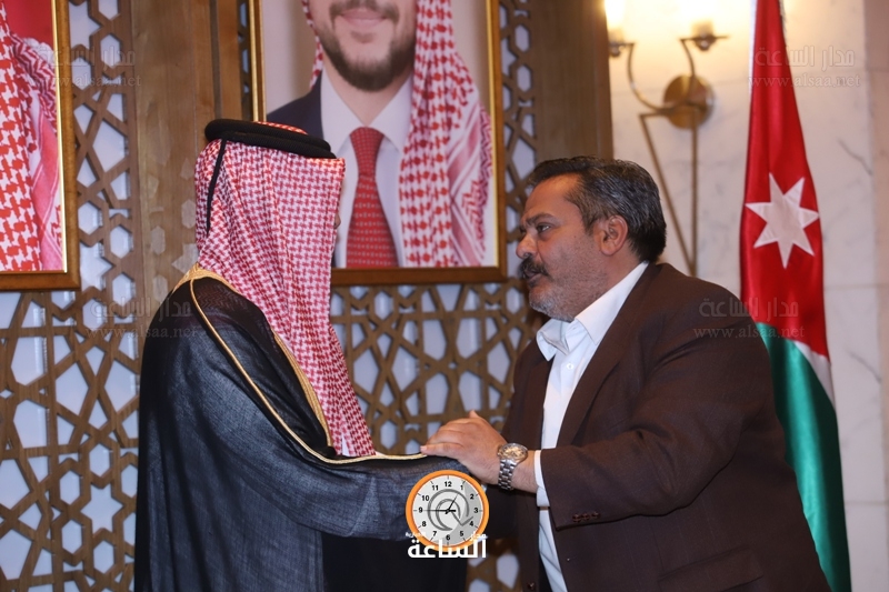 Madar Al-Saa Images