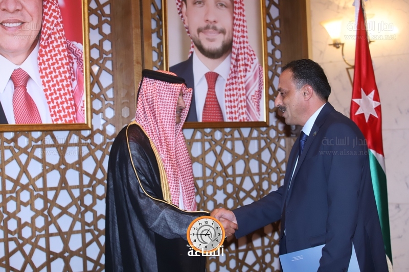 Madar Al-Saa Images