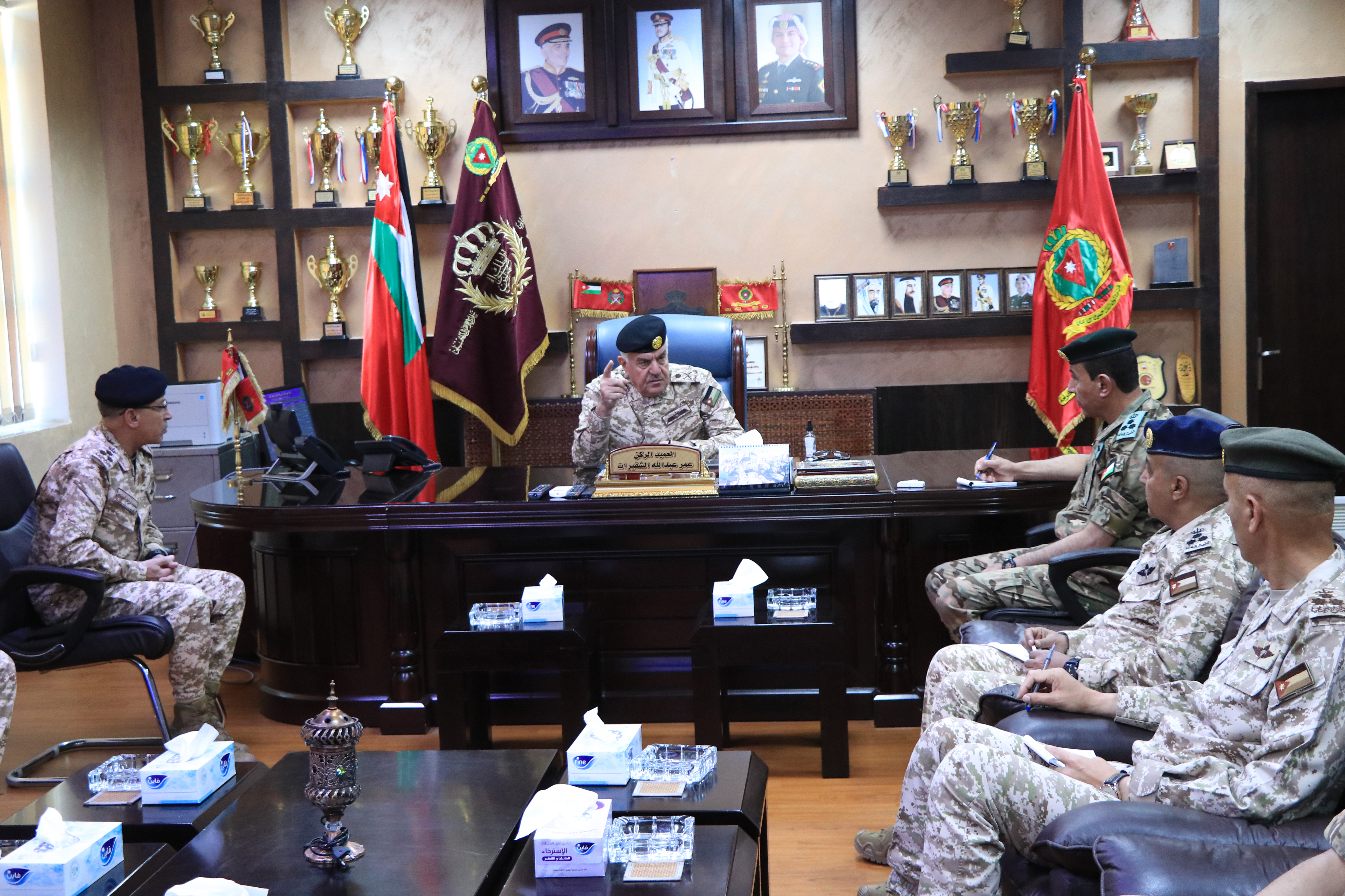 Madar Al-Saa Images 0.1355238783252135