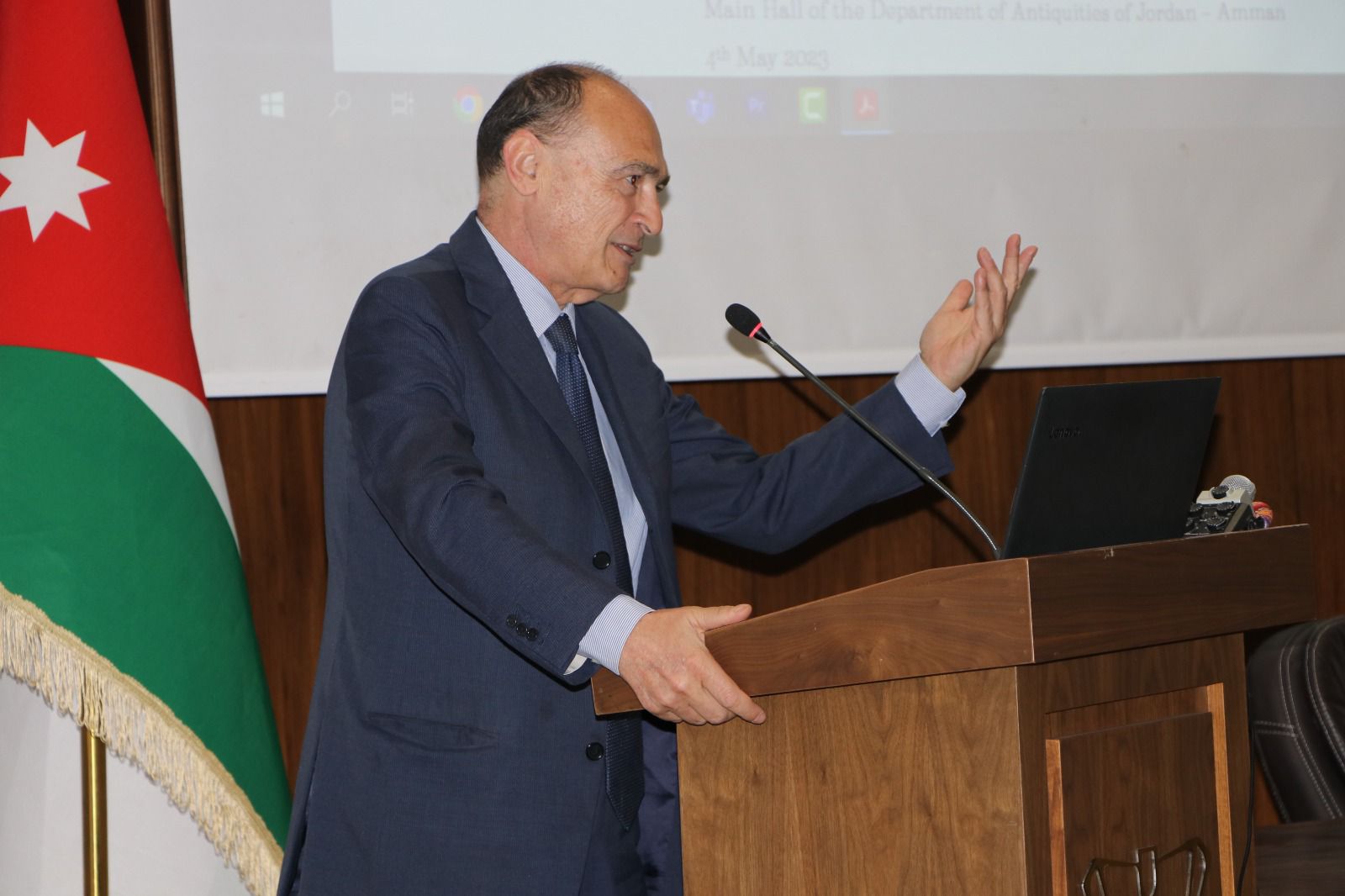 Madar Al-Saa Images 0.2324986906324047