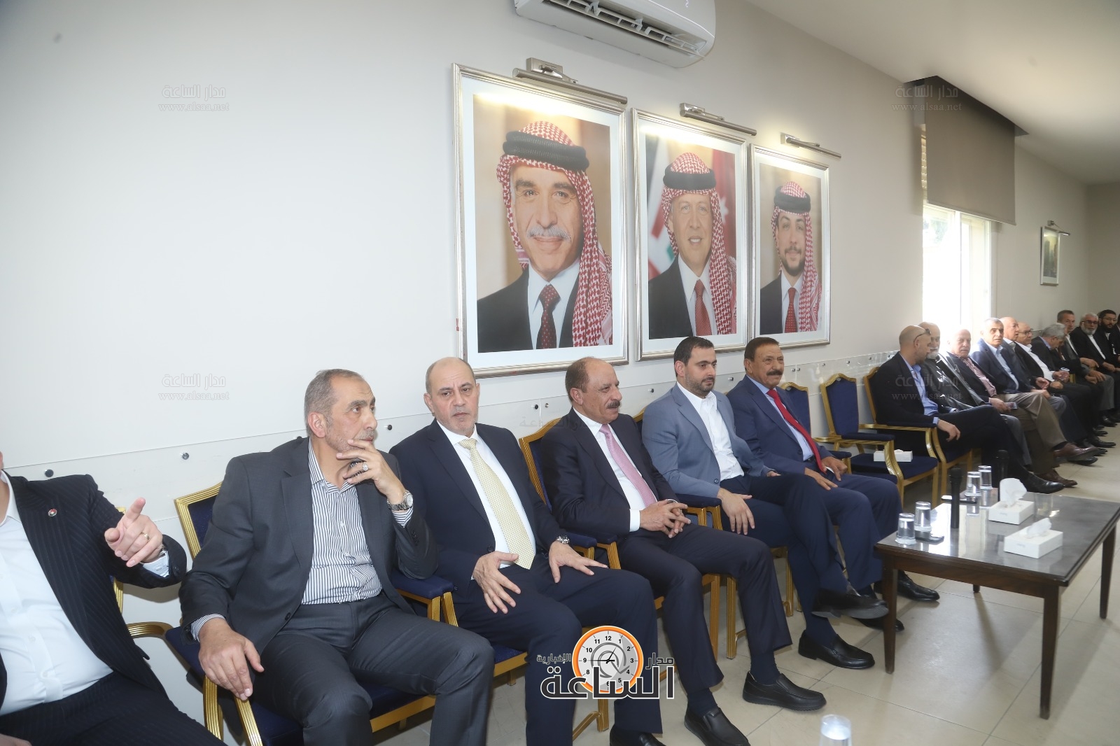 Madar Al-Saa Images 0.45081549890189987