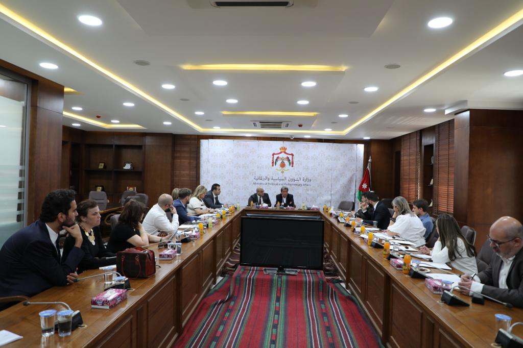 Madar Al-Saa Images 0.662038819736632