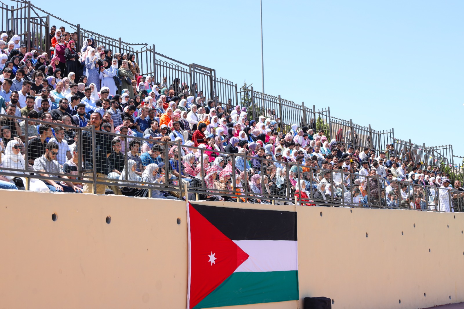 Madar Al-Saa Images 0.5735009983249466