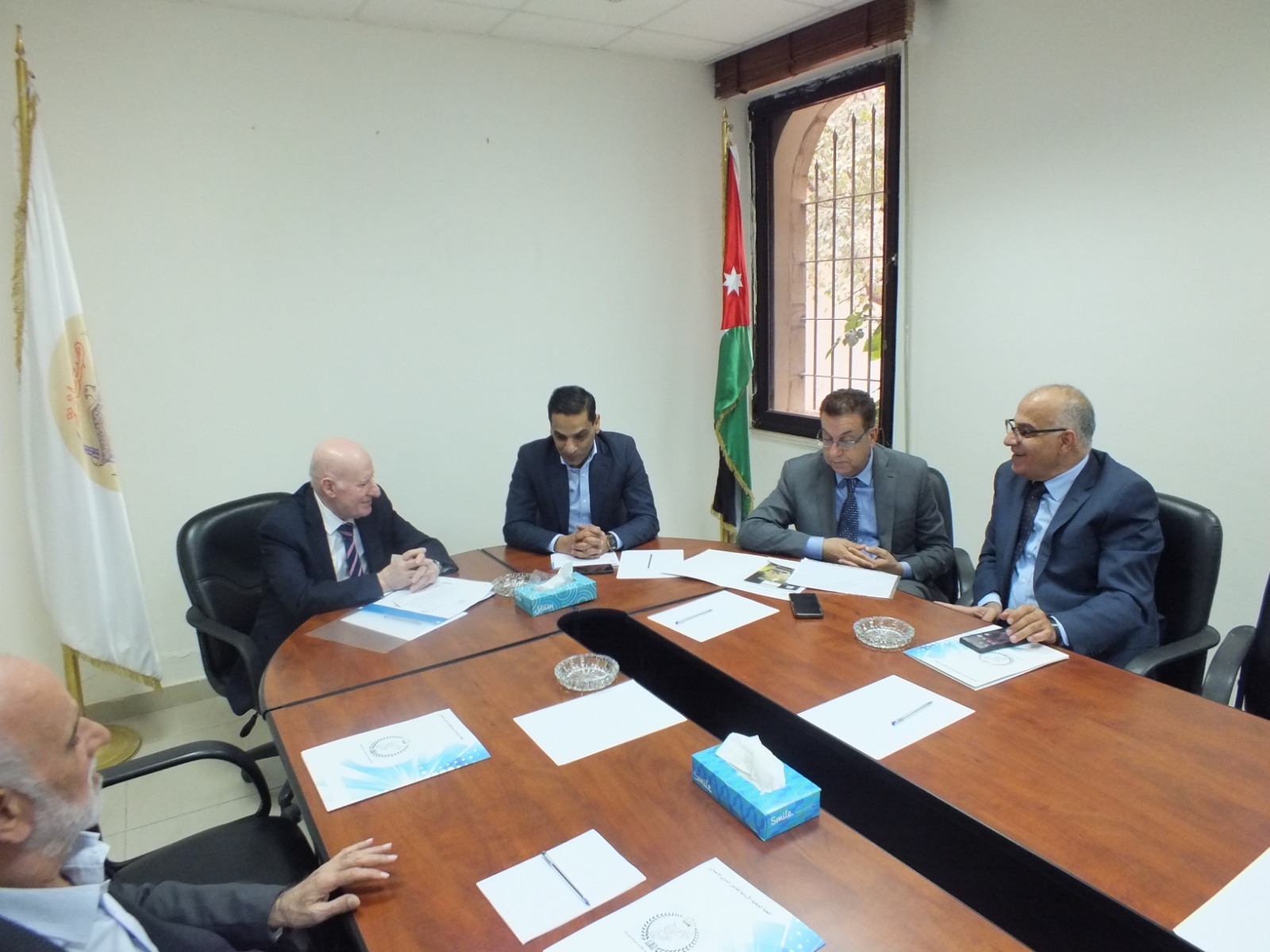 Madar Al-Saa Images 0.0535033203158608