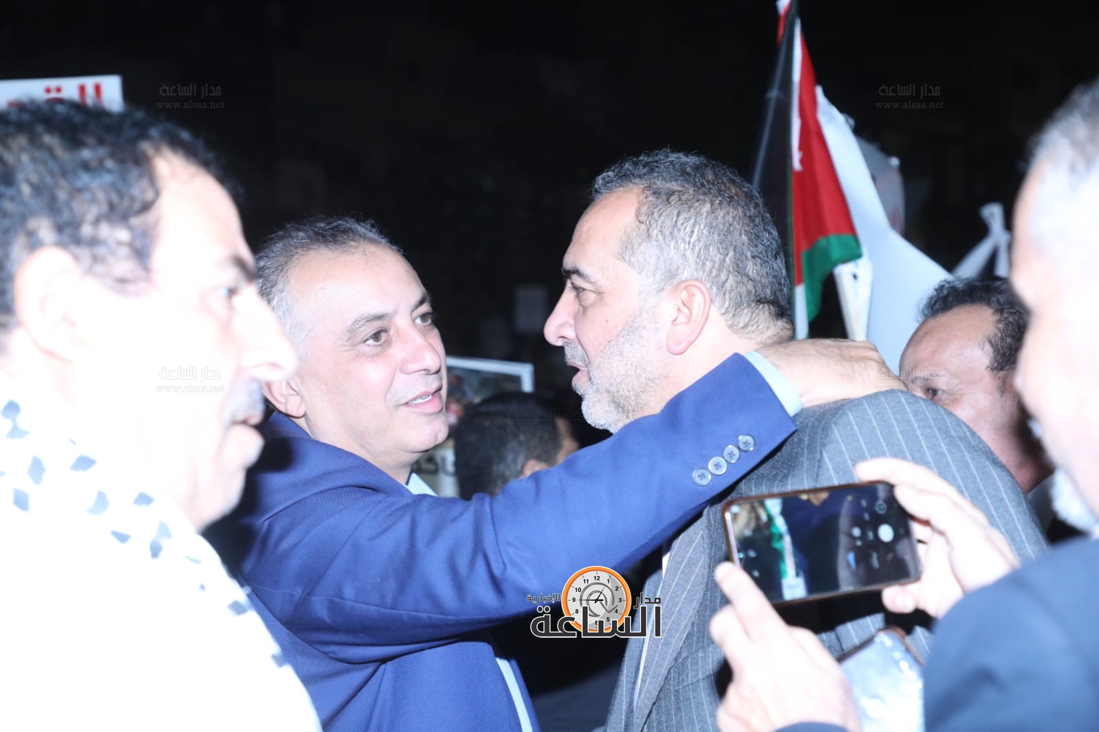 Madar Al-Saa Images 0.6164099213885965