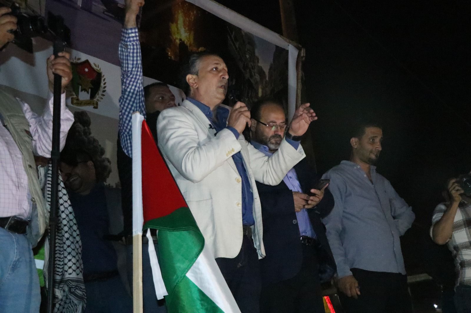 Madar Al-Saa Images 0.8800810483389185