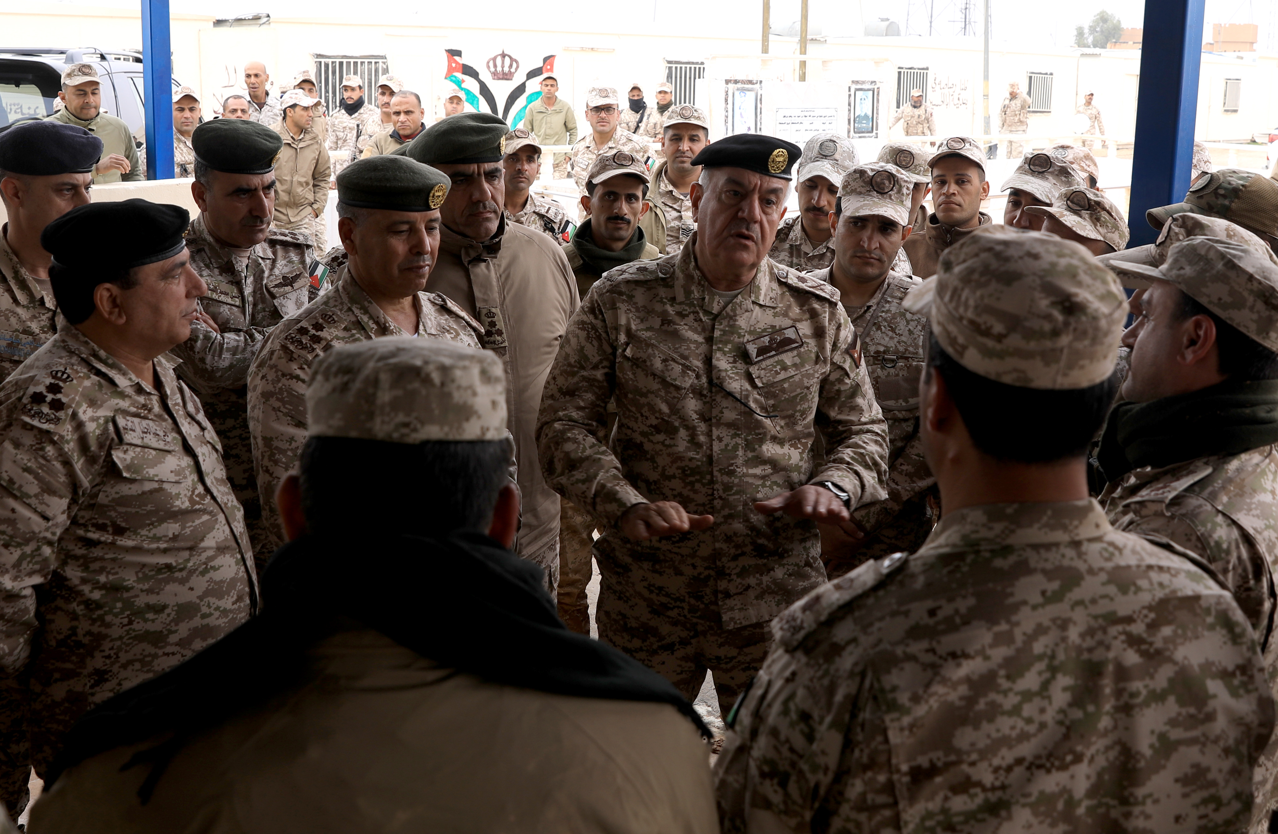 Madar Al-Saa Images 0.7054001229380609