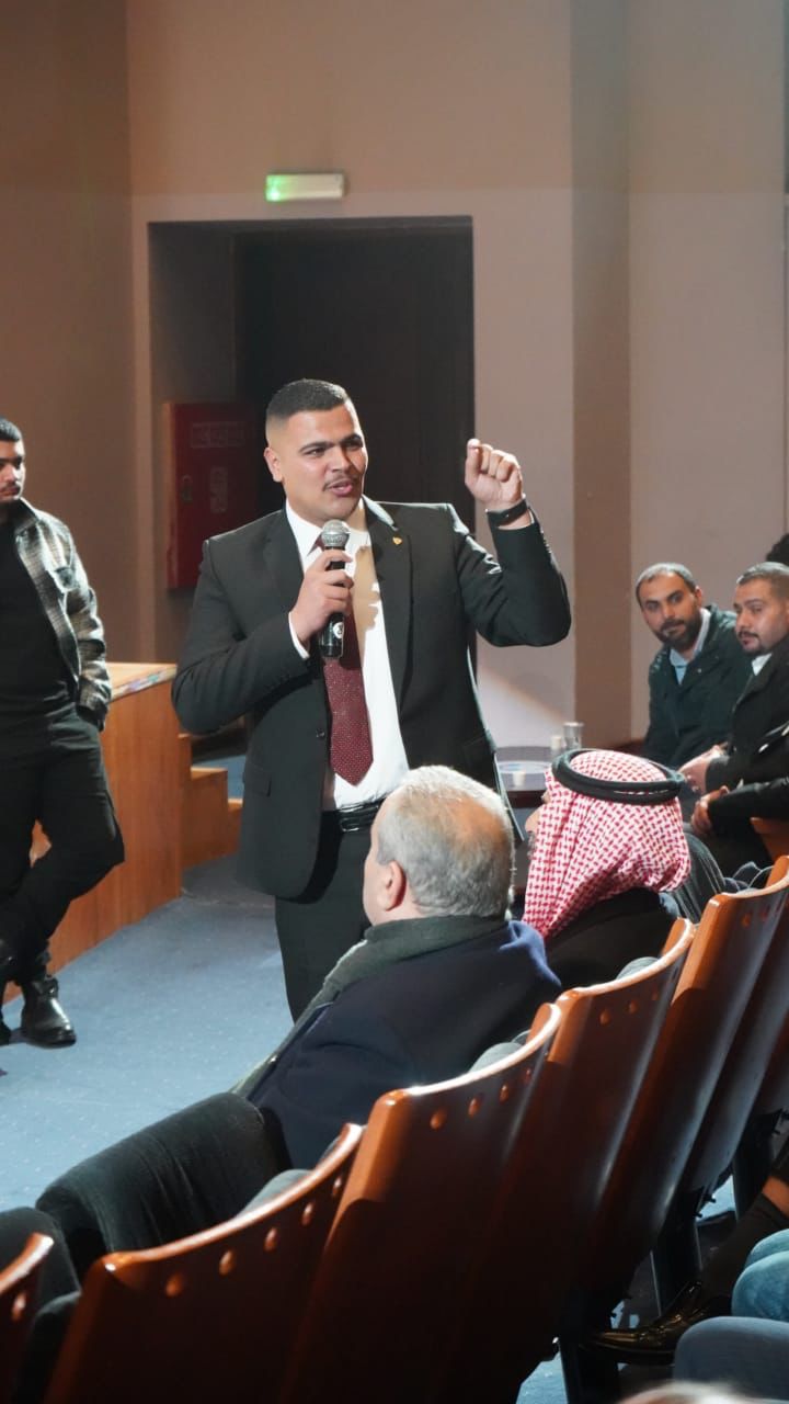 Madar Al-Saa Images 0.37056125488187286