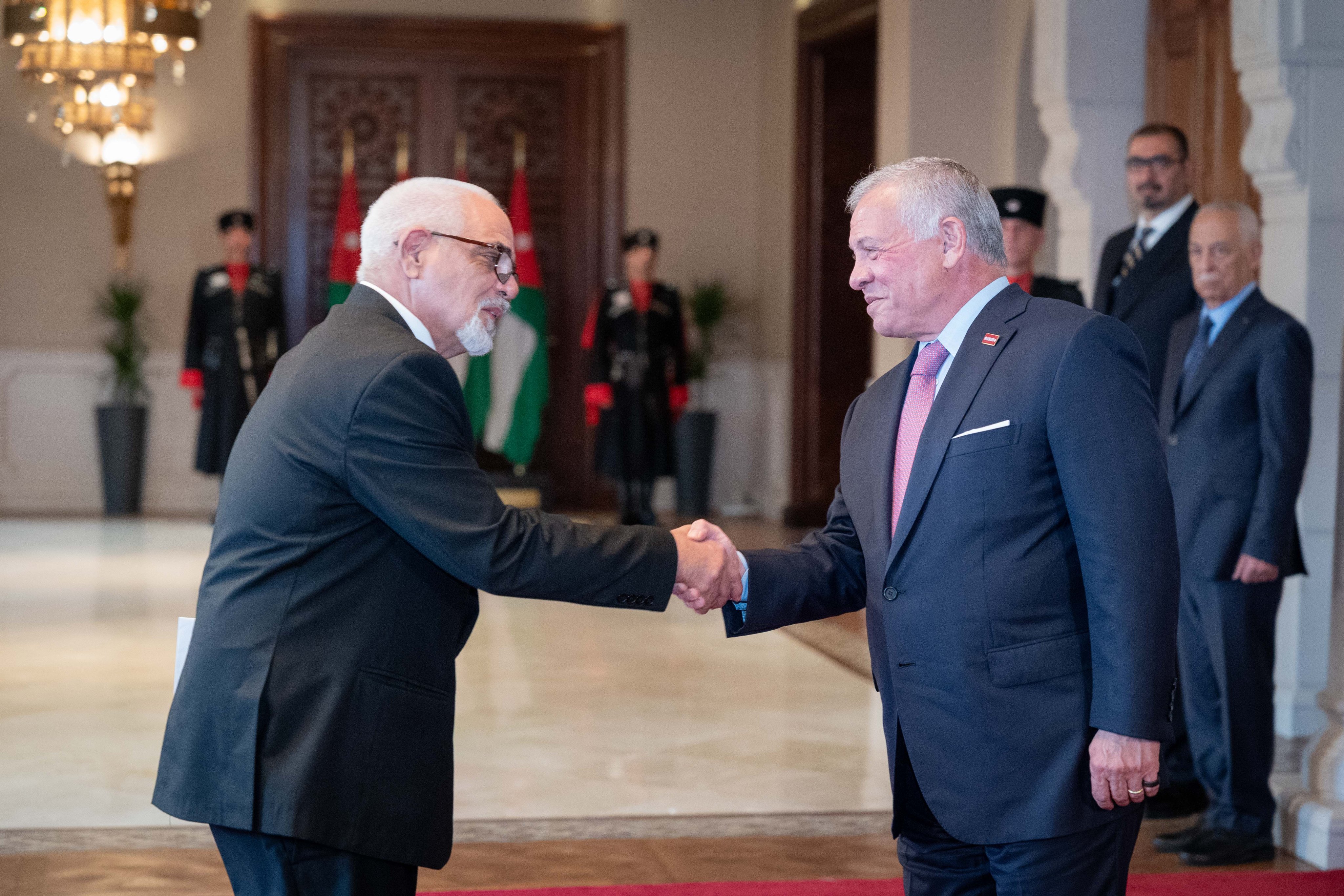 Madar Al-Saa Images 0.15044143135473154