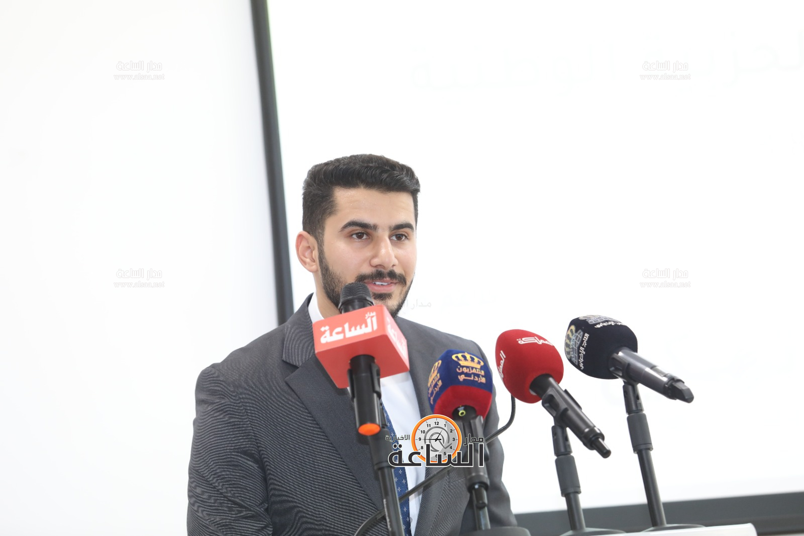 Madar Al-Saa Images 0.020063141186344335