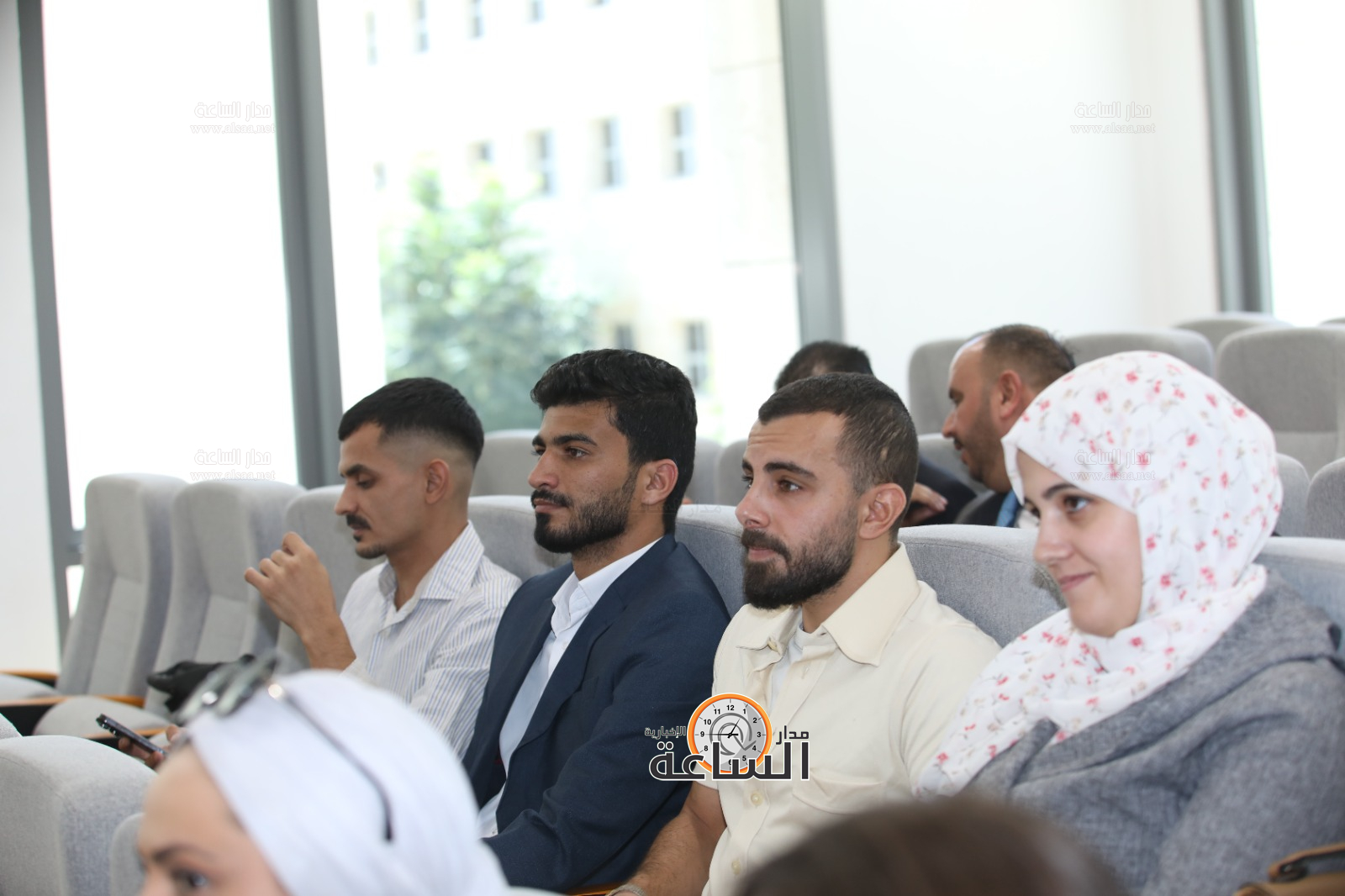 Madar Al-Saa Images 0.6592278545215875