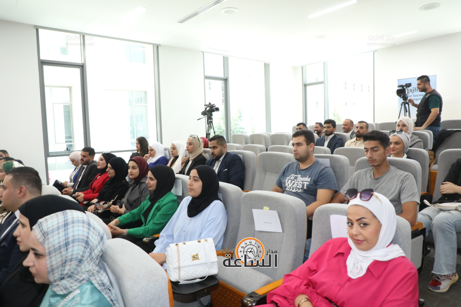 Madar Al-Saa Images 0.6196459421740594