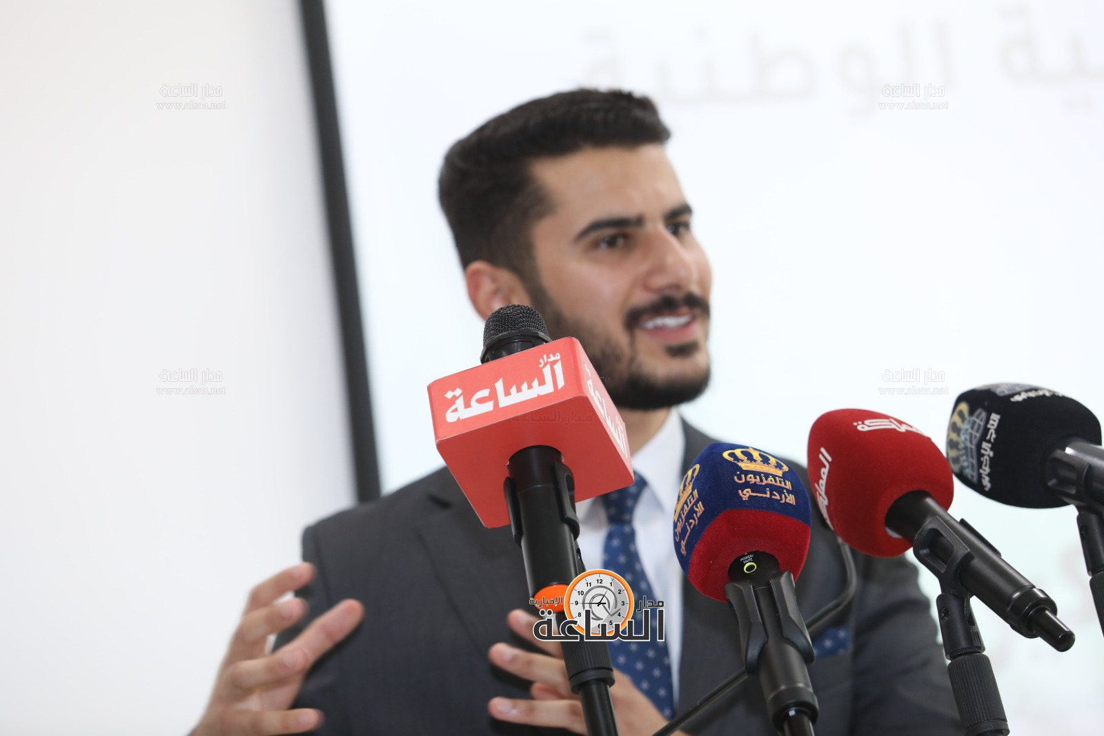 Madar Al-Saa Images 0.1571333592065436