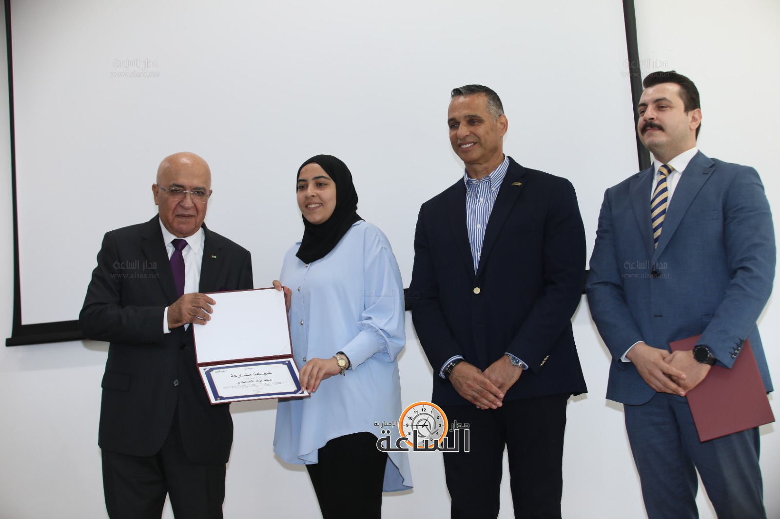 Madar Al-Saa Images 0.4405812080284084