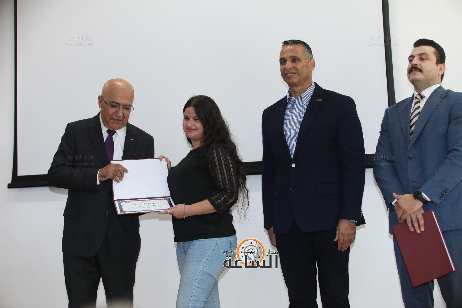 Madar Al-Saa Images 0.3435705920036467