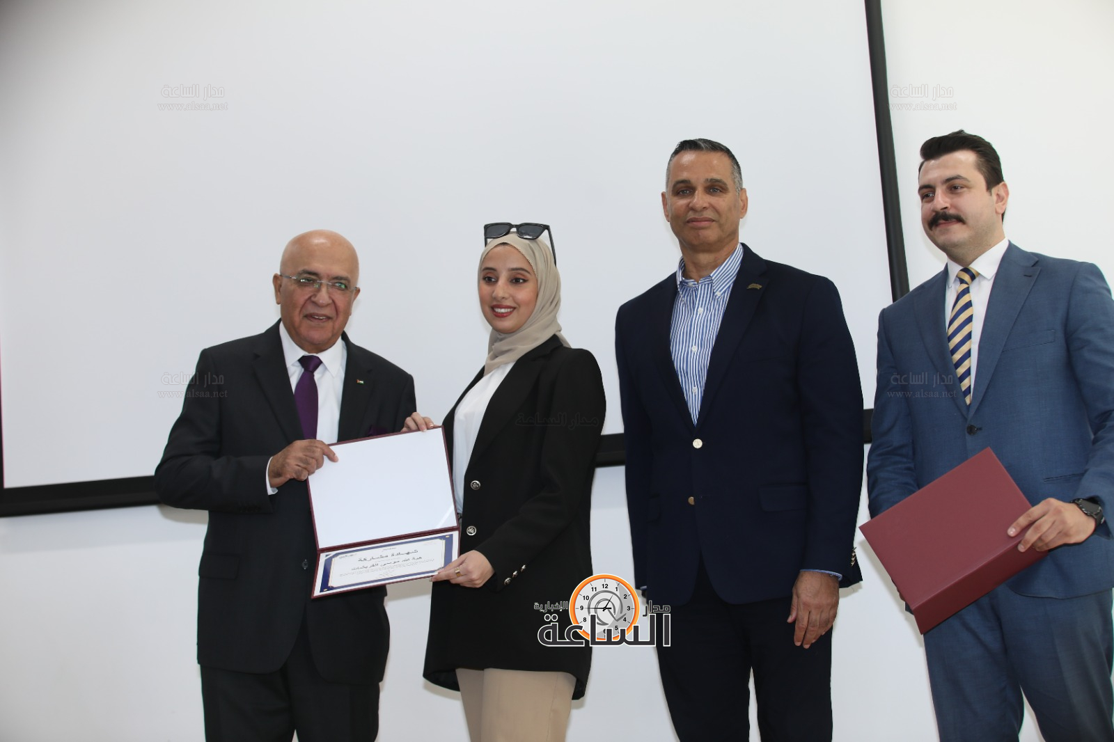 Madar Al-Saa Images 0.11880402026580339