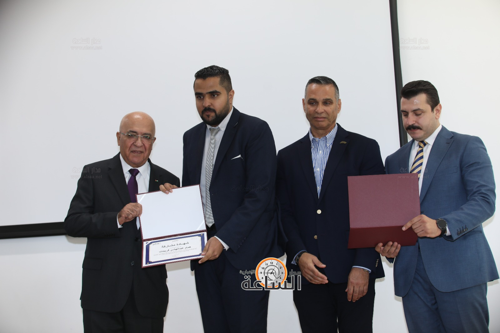 Madar Al-Saa Images 0.15537558075668323