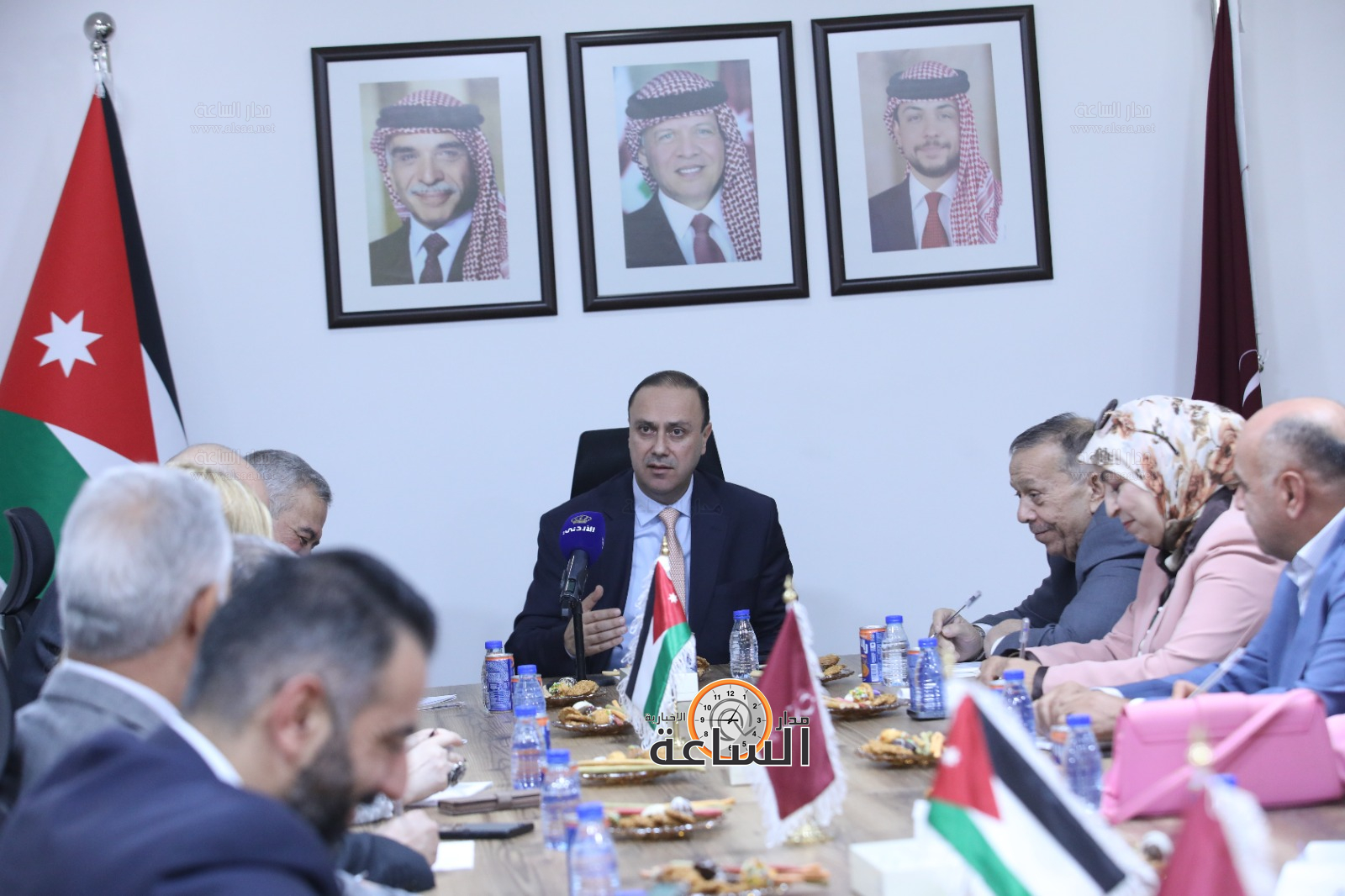 Madar Al-Saa Images 0.18297421577175088