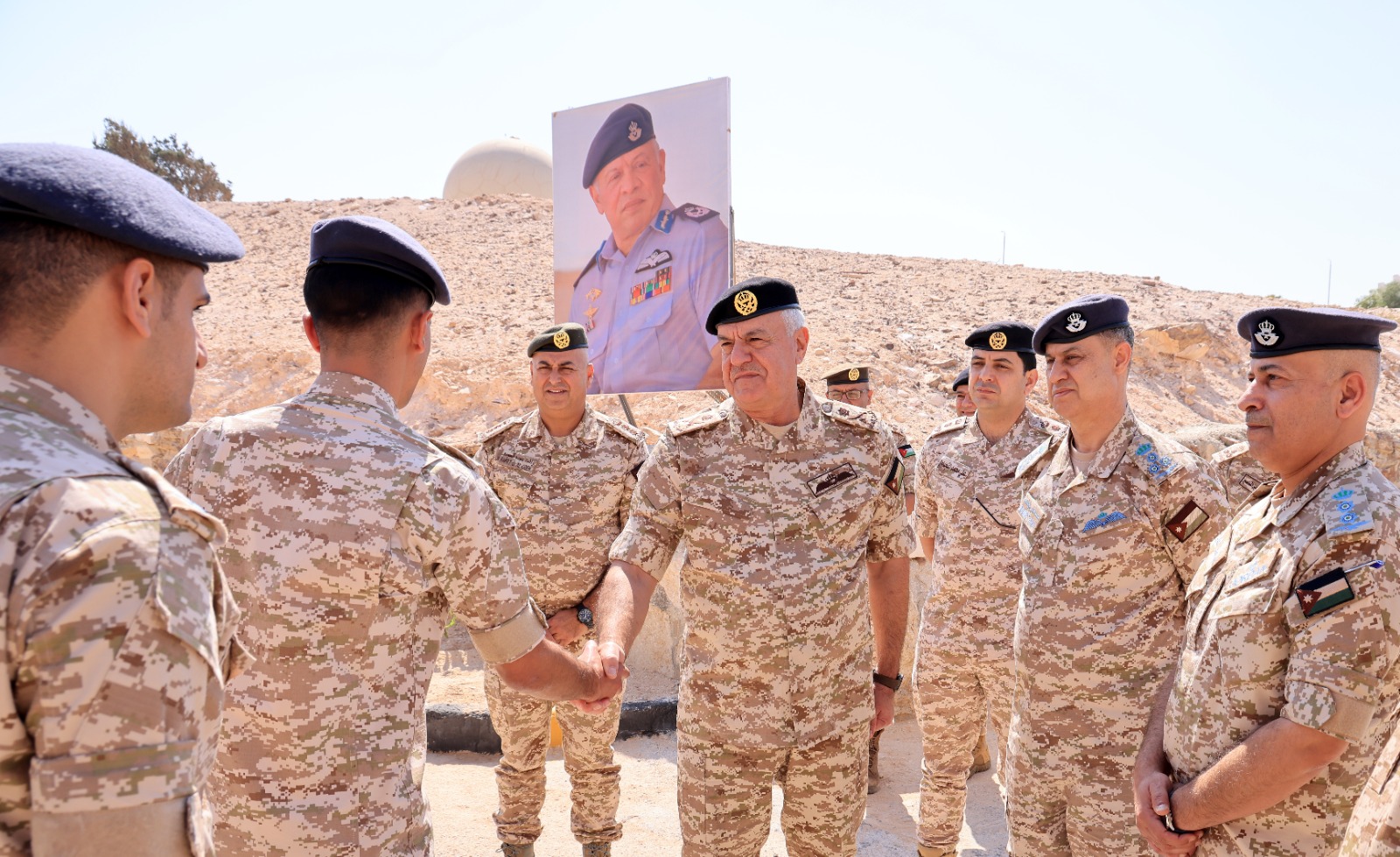 Madar Al-Saa Images 0.8121868815657267