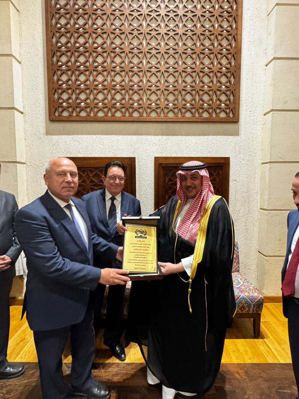 Madar Al-Saa Images 0.8661942311390143