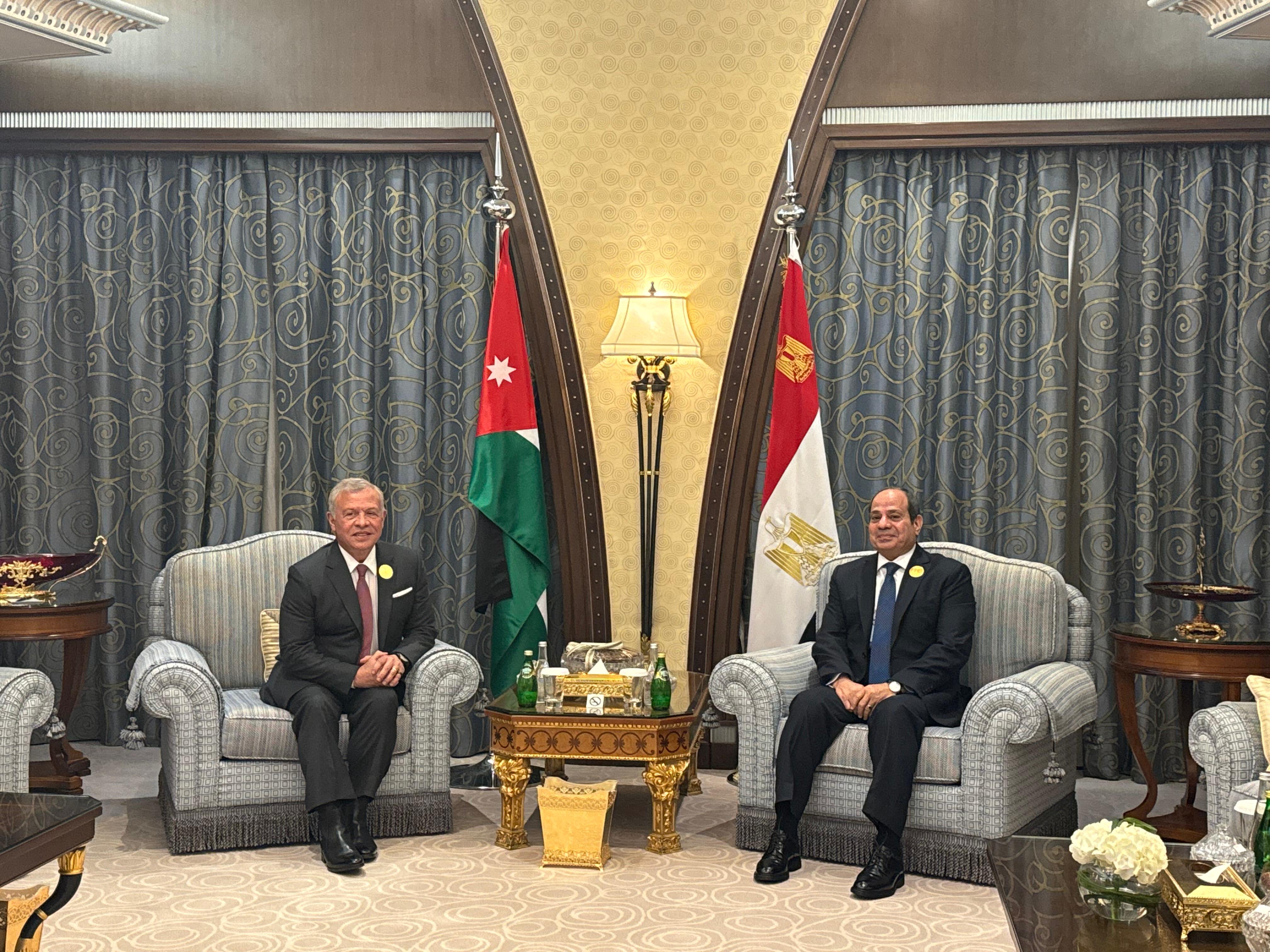 Madar Al-Saa Images 0.6626535037704102