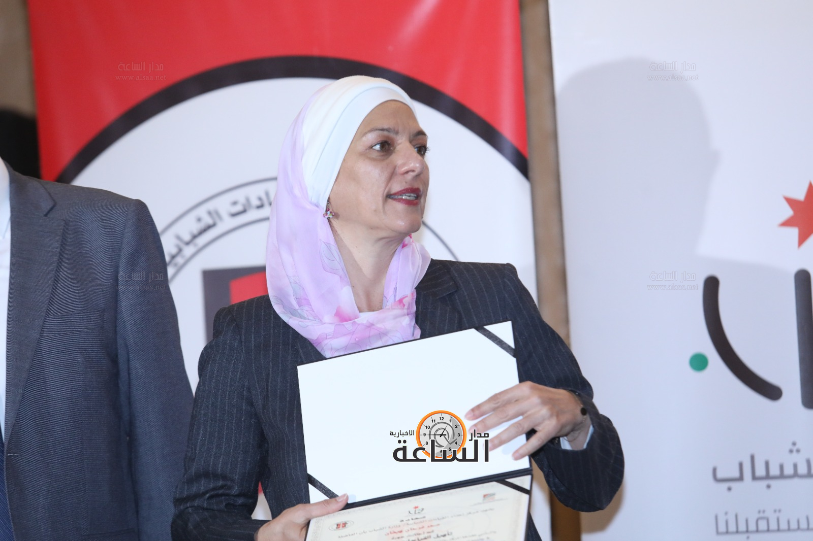 Madar Al-Saa Images 0.7944834637332729