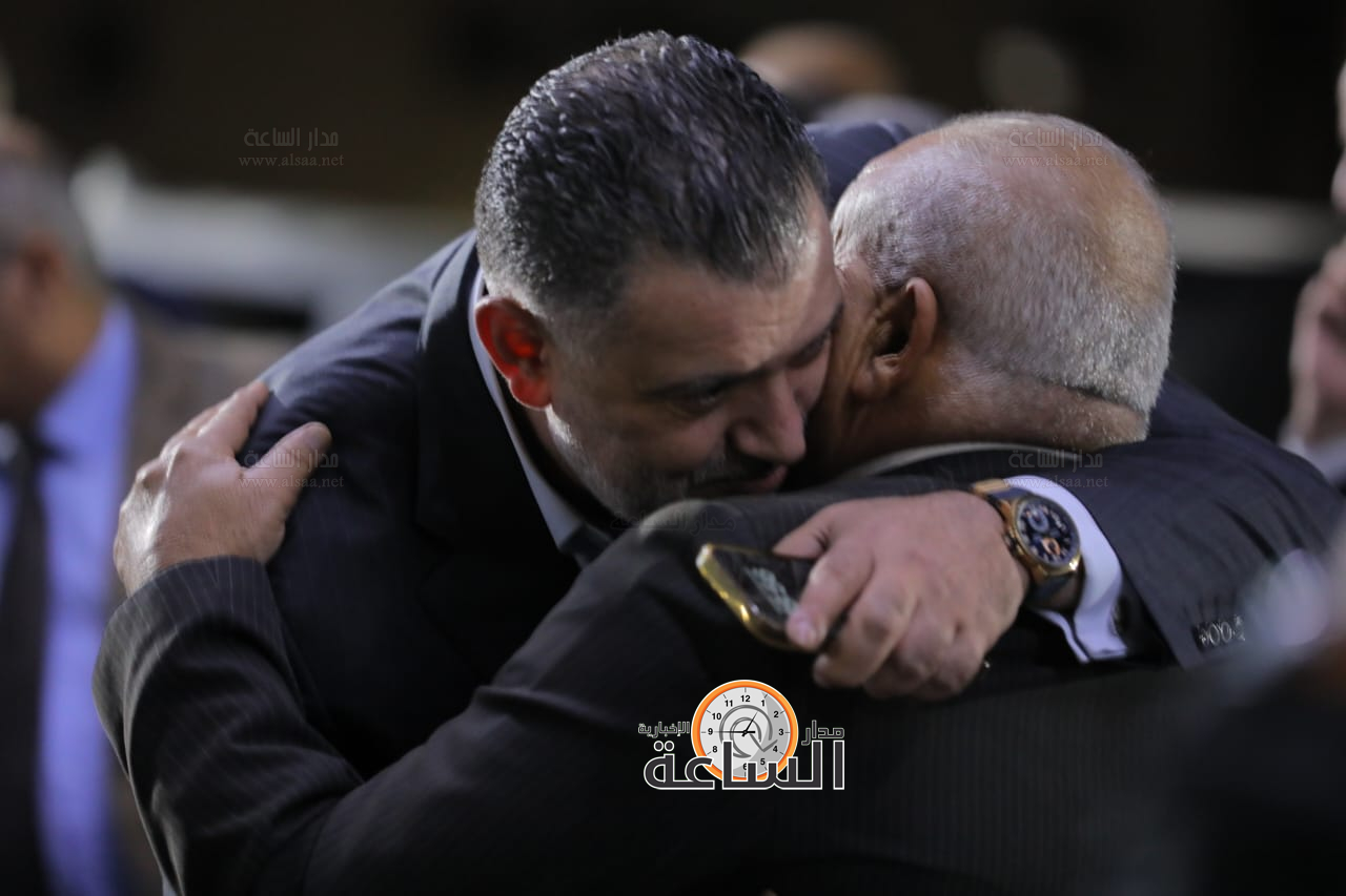 Madar Al-Saa Images 0.9087668178843138