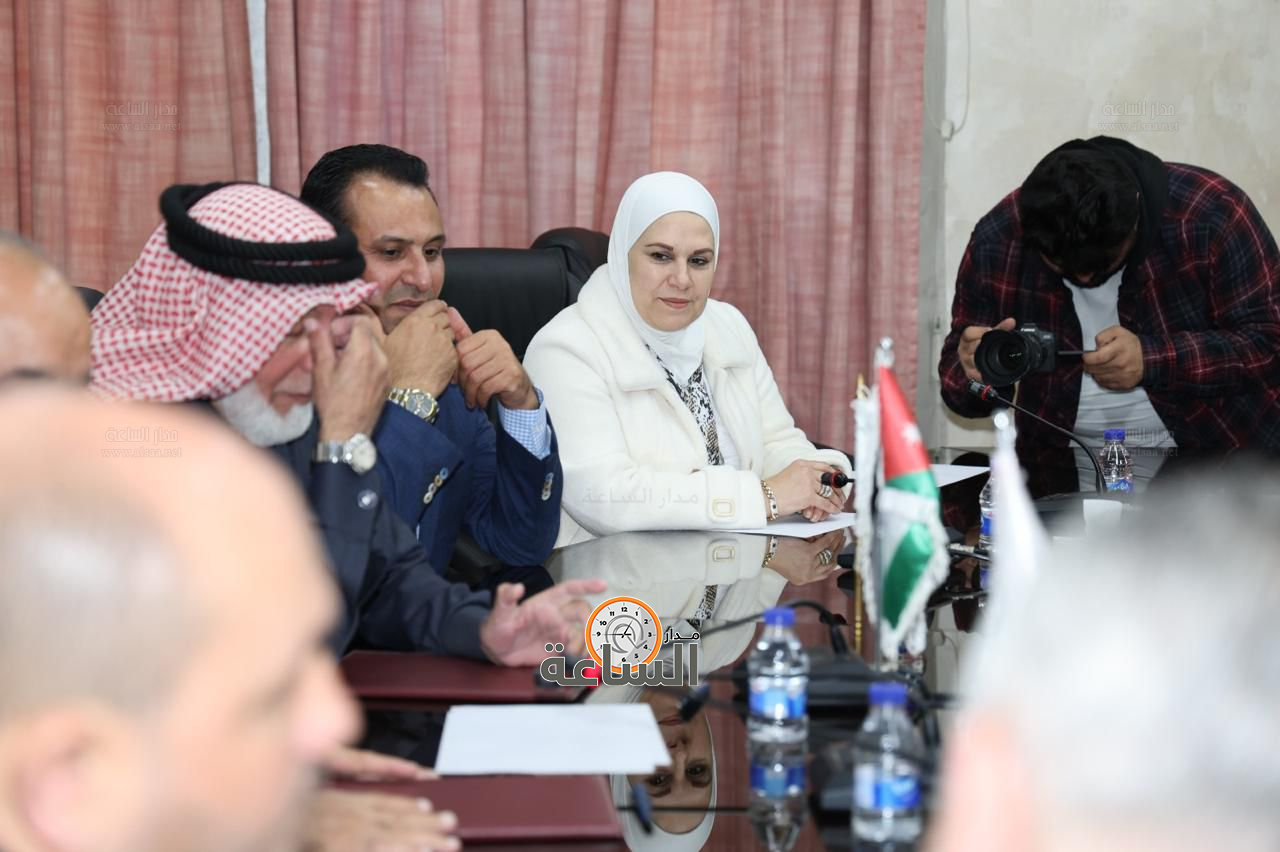 Madar Al-Saa Images 0.9840995312663374