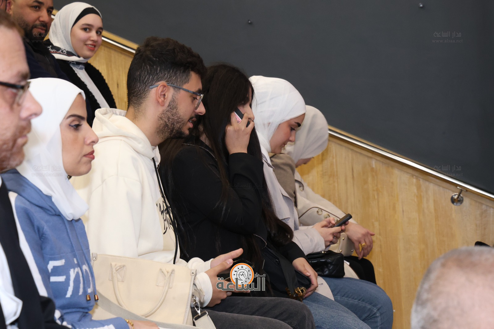 Madar Al-Saa Images 0.7428129015282567