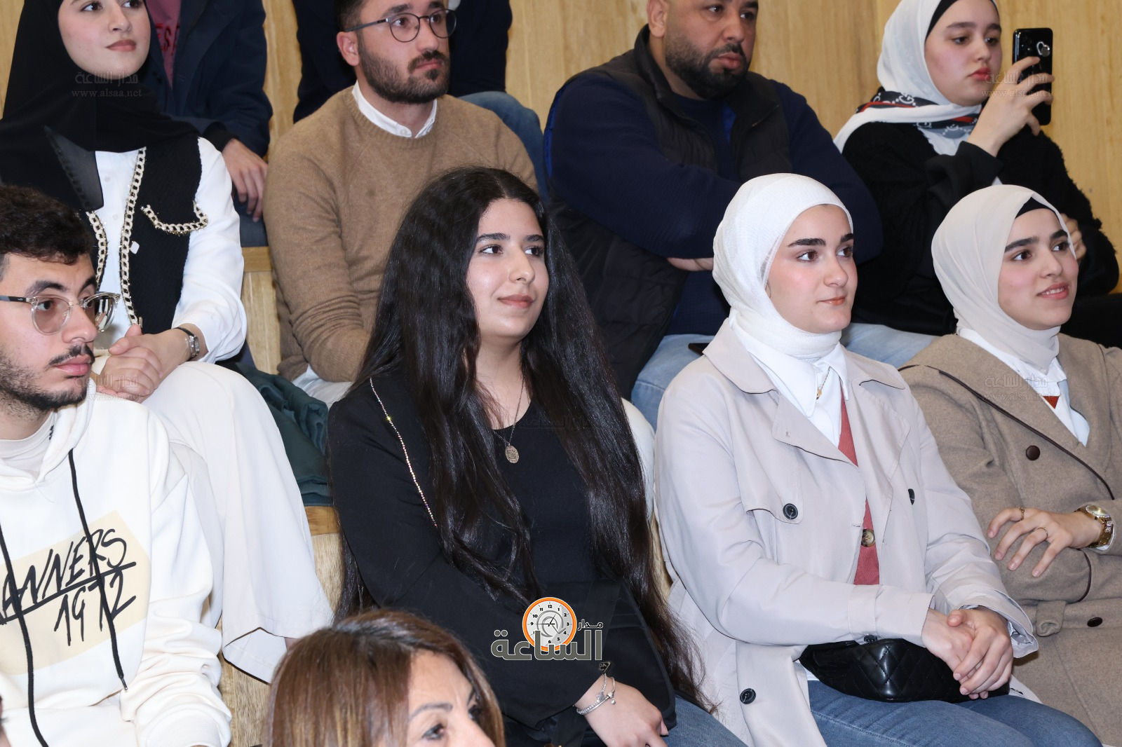 Madar Al-Saa Images 0.9997774422539716