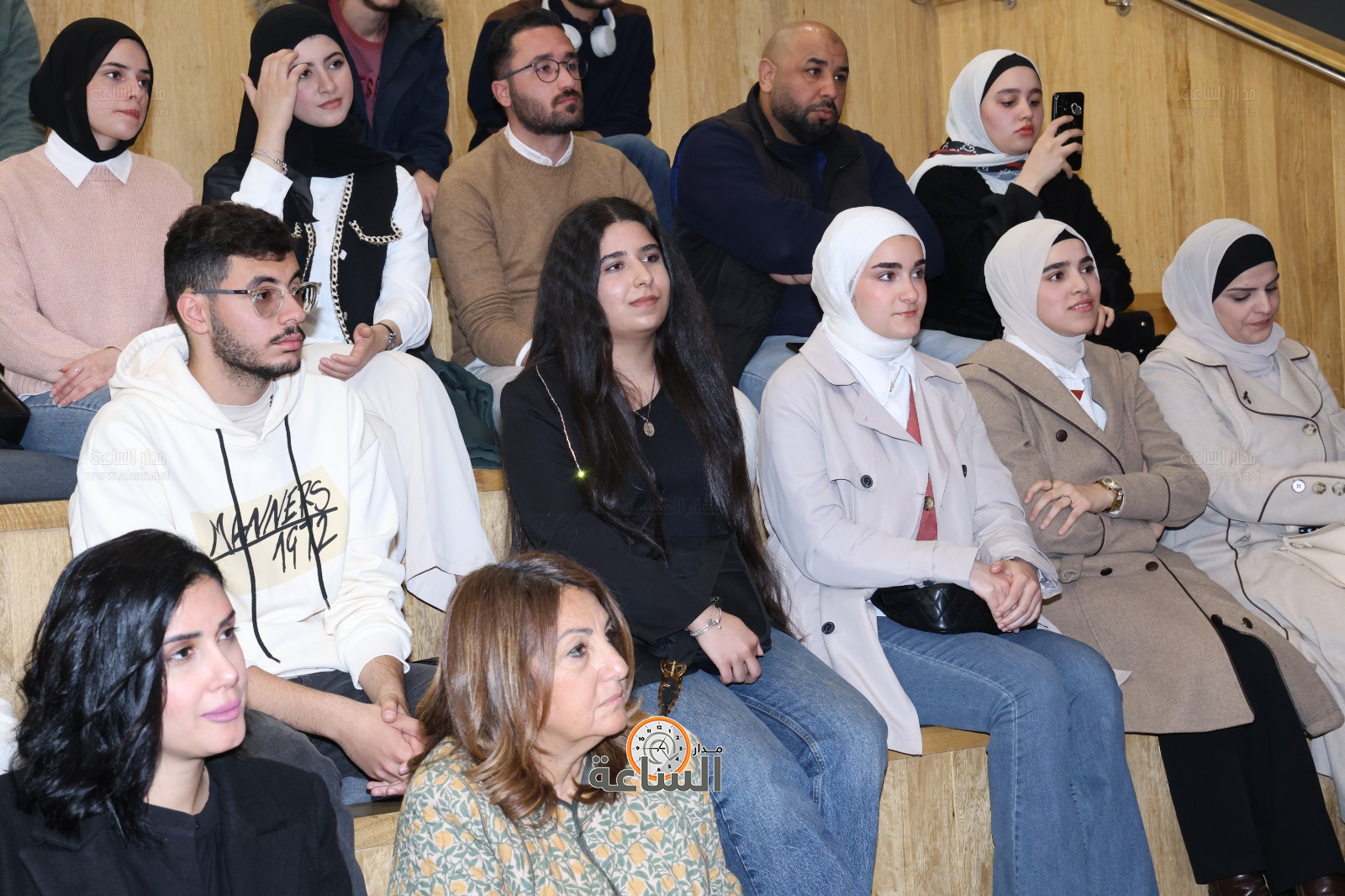 Madar Al-Saa Images 0.047071657871811334