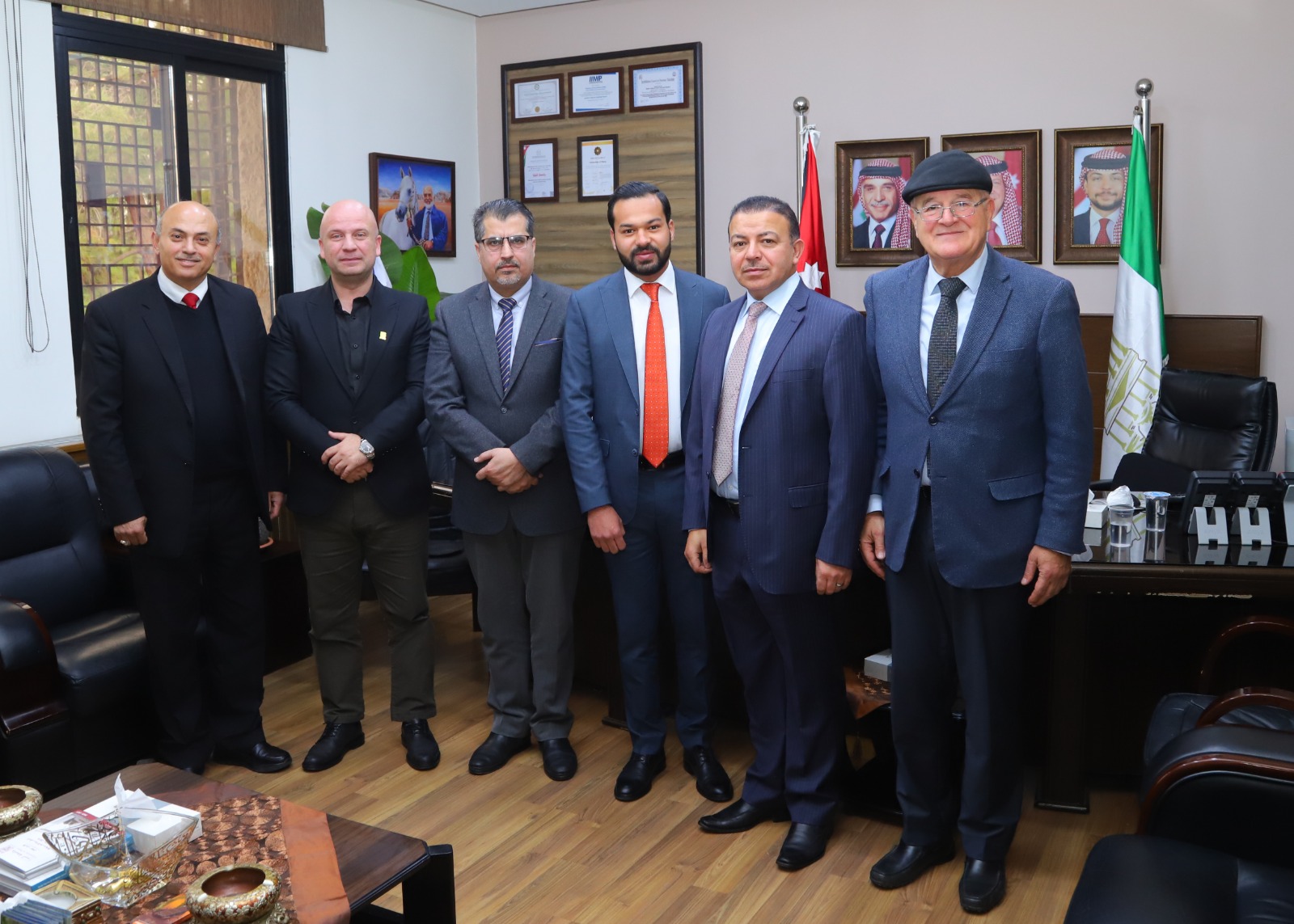 Madar Al-Saa Images 0.44035523273789456