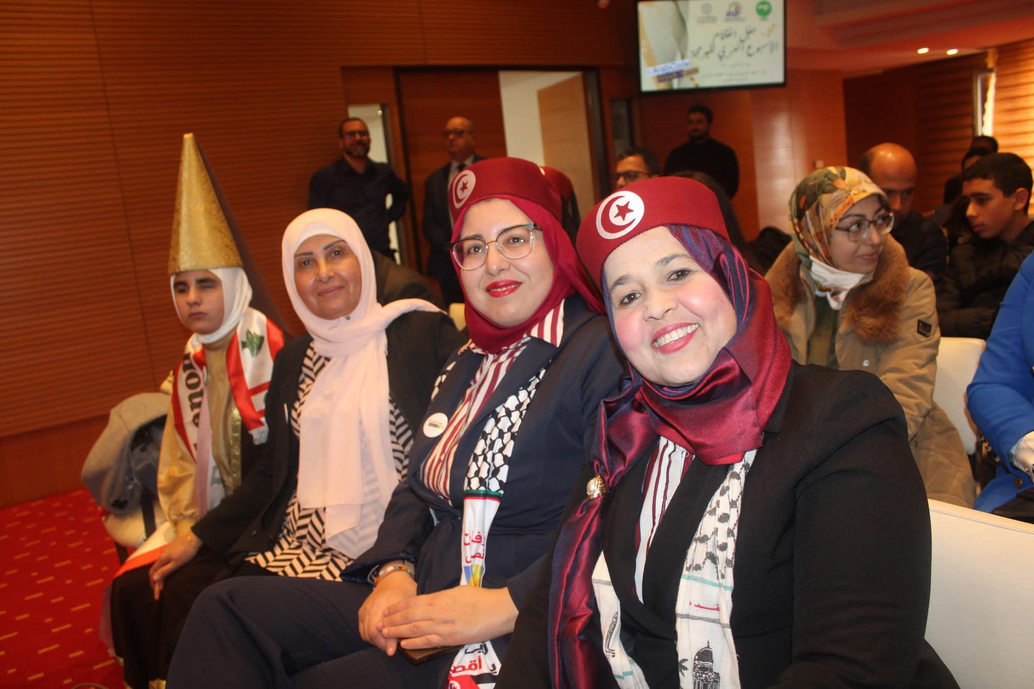 Madar Al-Saa Images 0.5585254330657621