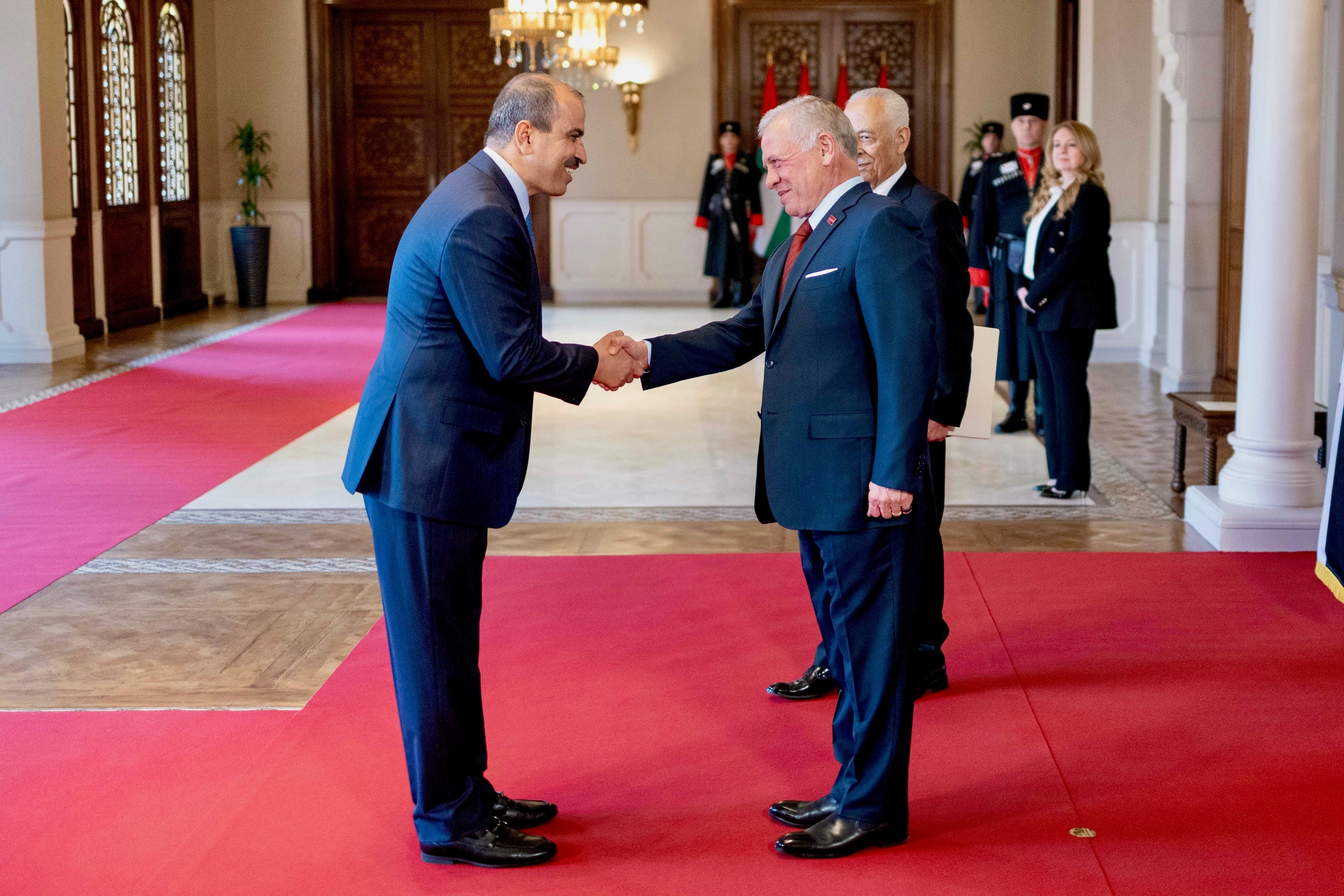 Madar Al-Saa Images 0.8116676868304504