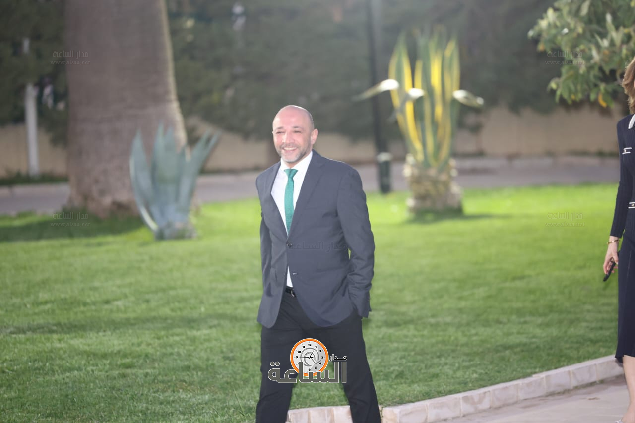 Madar Al-Saa Images 0.5435602055809807