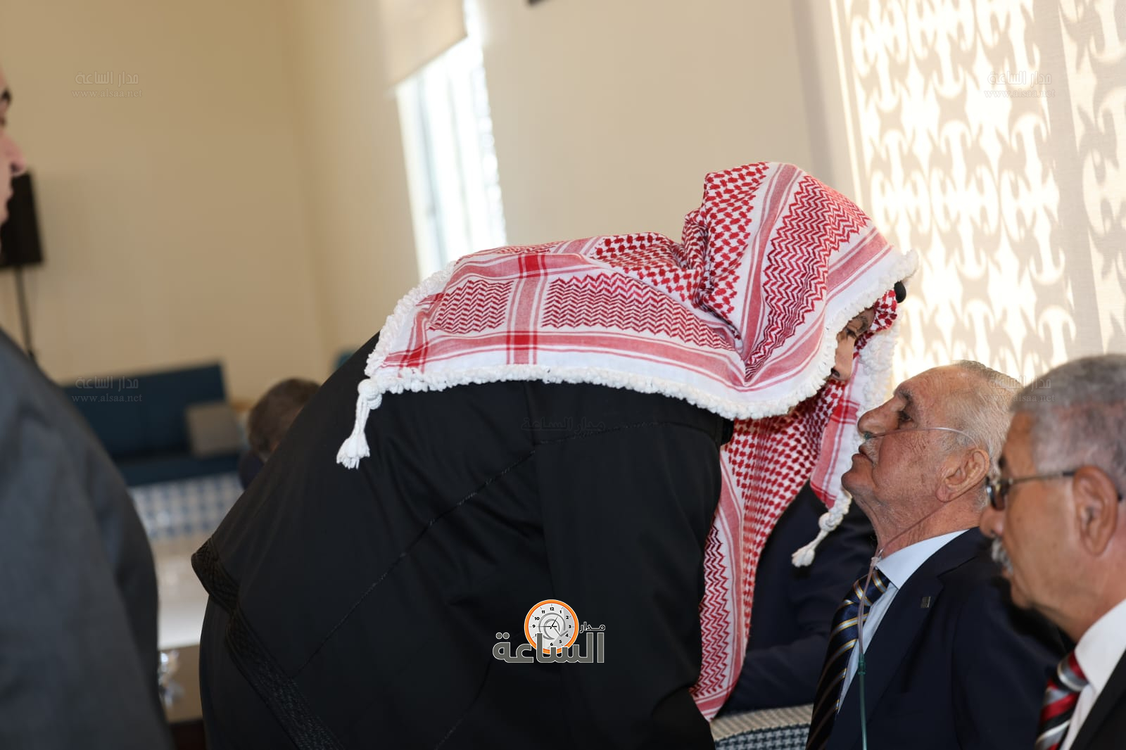 عشيرة البطاينة تحتفي بعشيرة الحباشنة: الصفح عن سيدة تسببت بمقتل ابنه (صور وفيديو) (video)