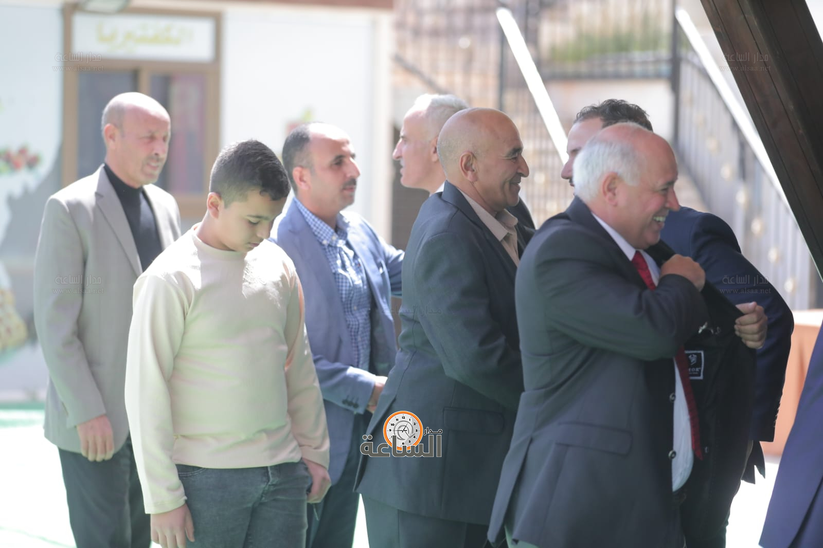 Madar Al-Saa Images 0.39645112855207