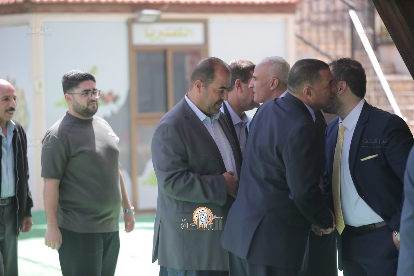 Madar Al-Saa Images 0.6811914740291072