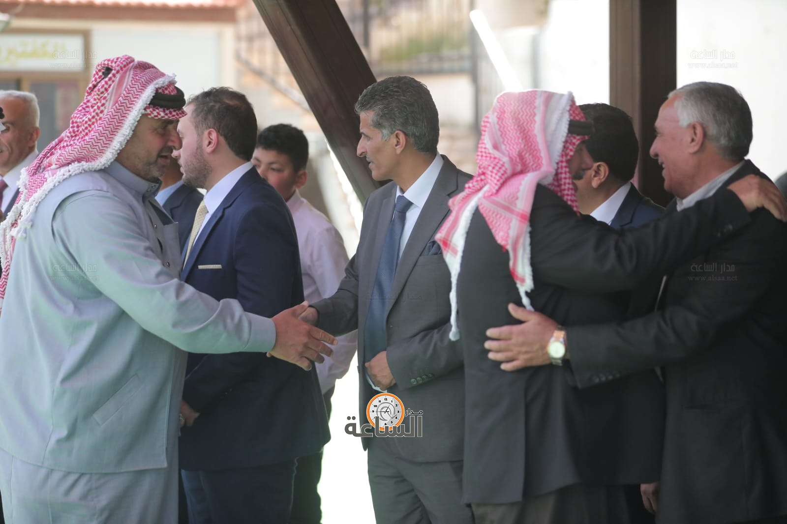 Madar Al-Saa Images 0.14203123126314354