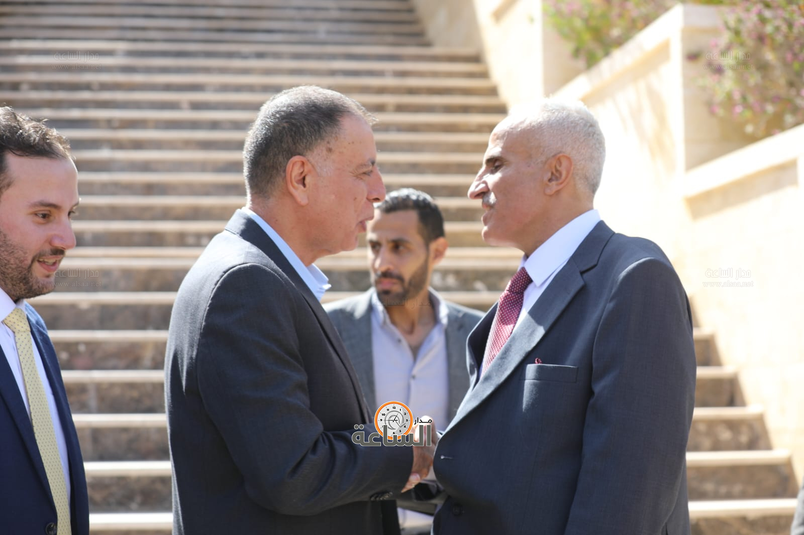 Madar Al-Saa Images 0.7808406619240167