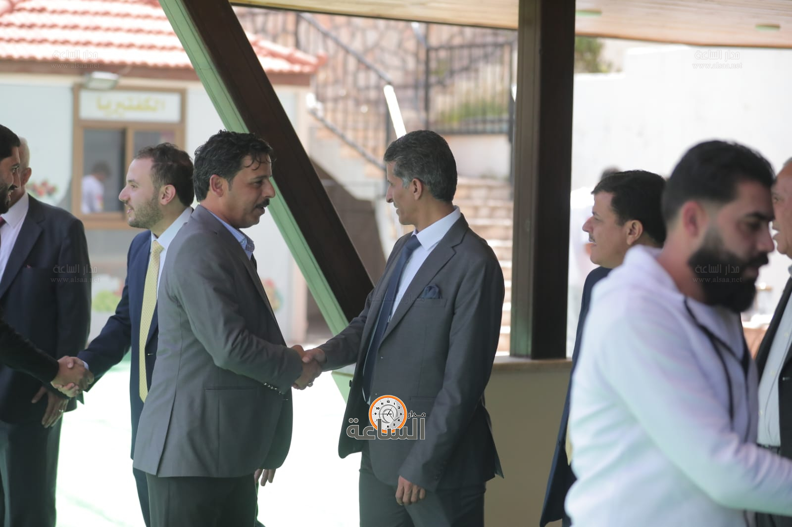 Madar Al-Saa Images 0.09905235552274494