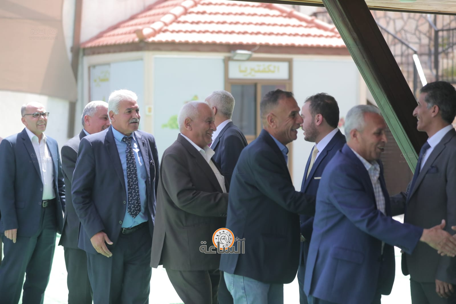 Madar Al-Saa Images 0.48854029527411025