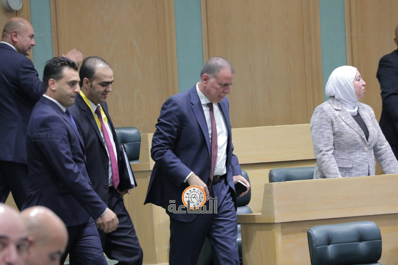 Madar Al-Saa Images 0.051236691781343824