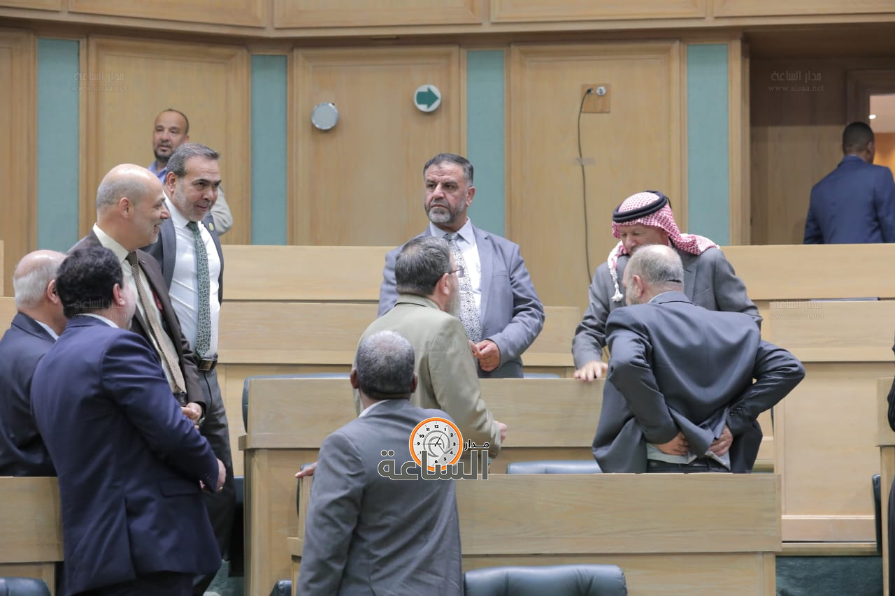 Madar Al-Saa Images 0.875323229936375