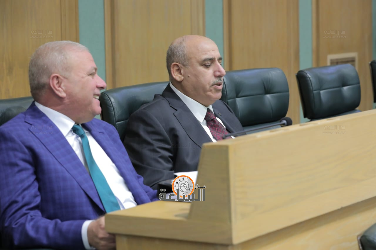 Madar Al-Saa Images 0.037444794228819966