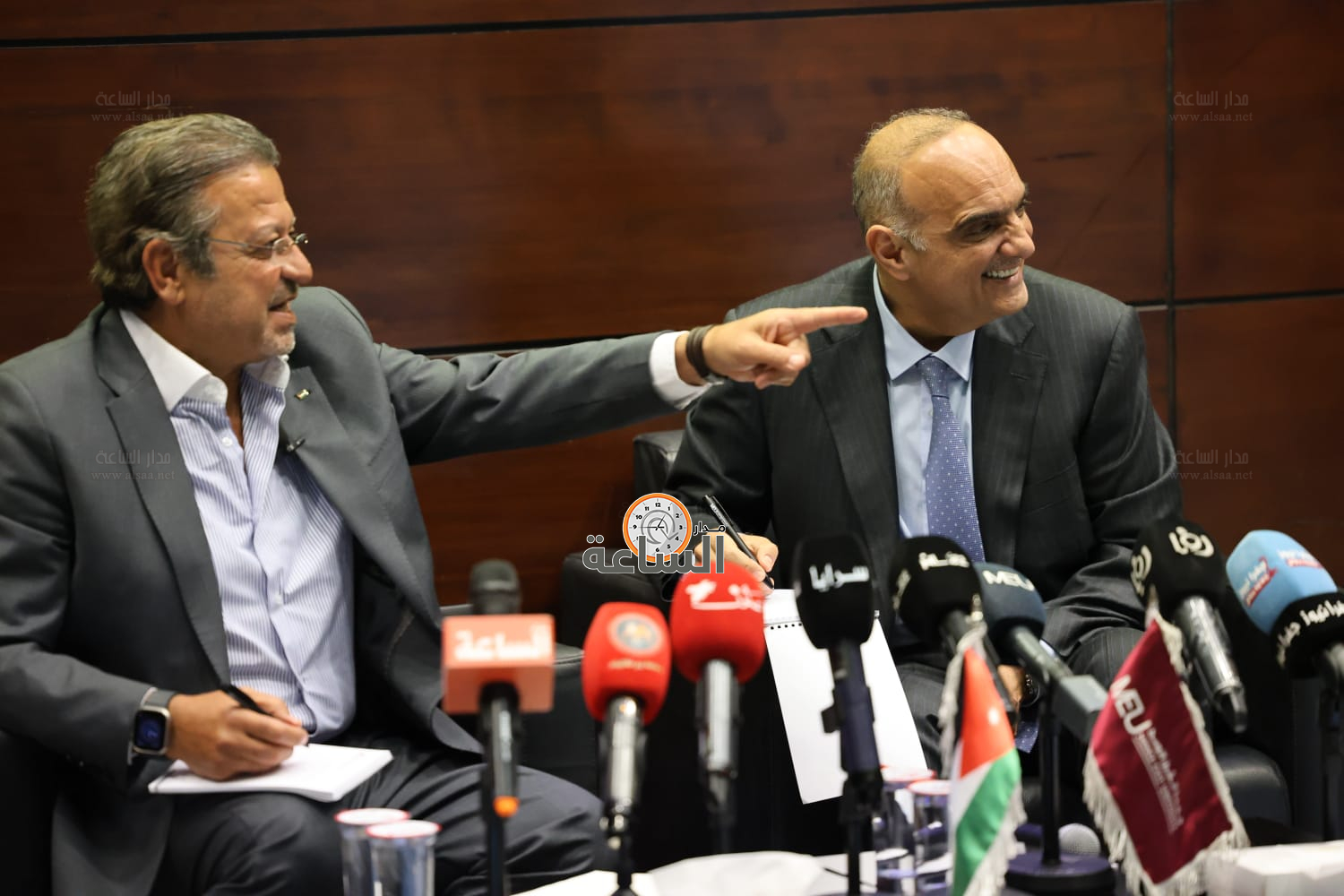 Madar Al-Saa Images 0.8394465316788414