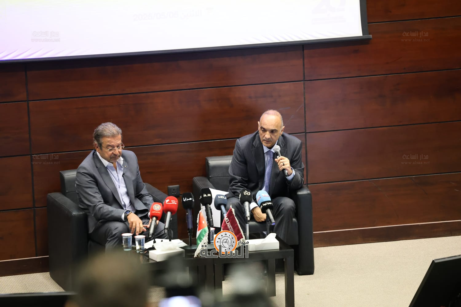 Madar Al-Saa Images 0.014645673791136904