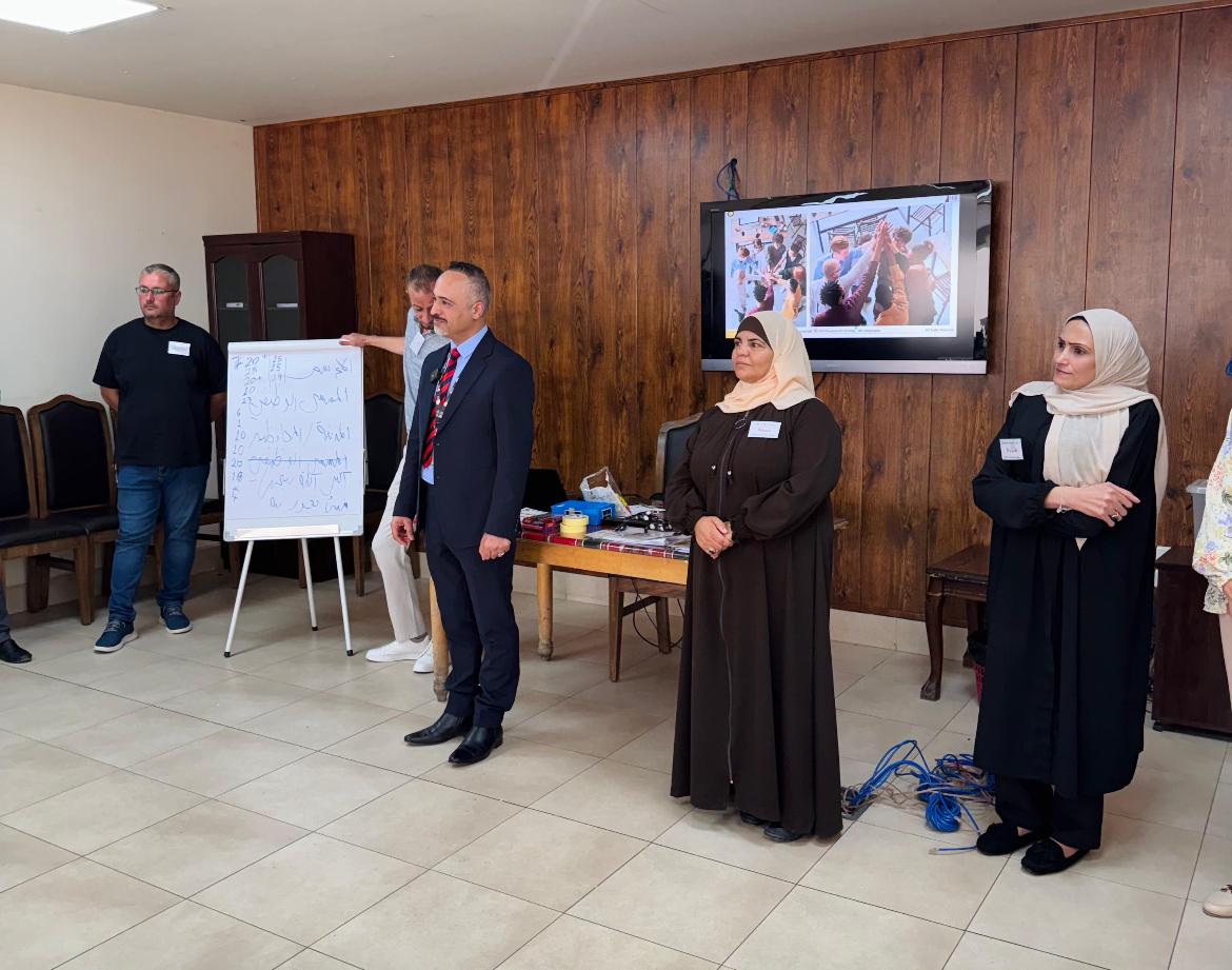 Madar Al-Saa Images 0.9301670618431946