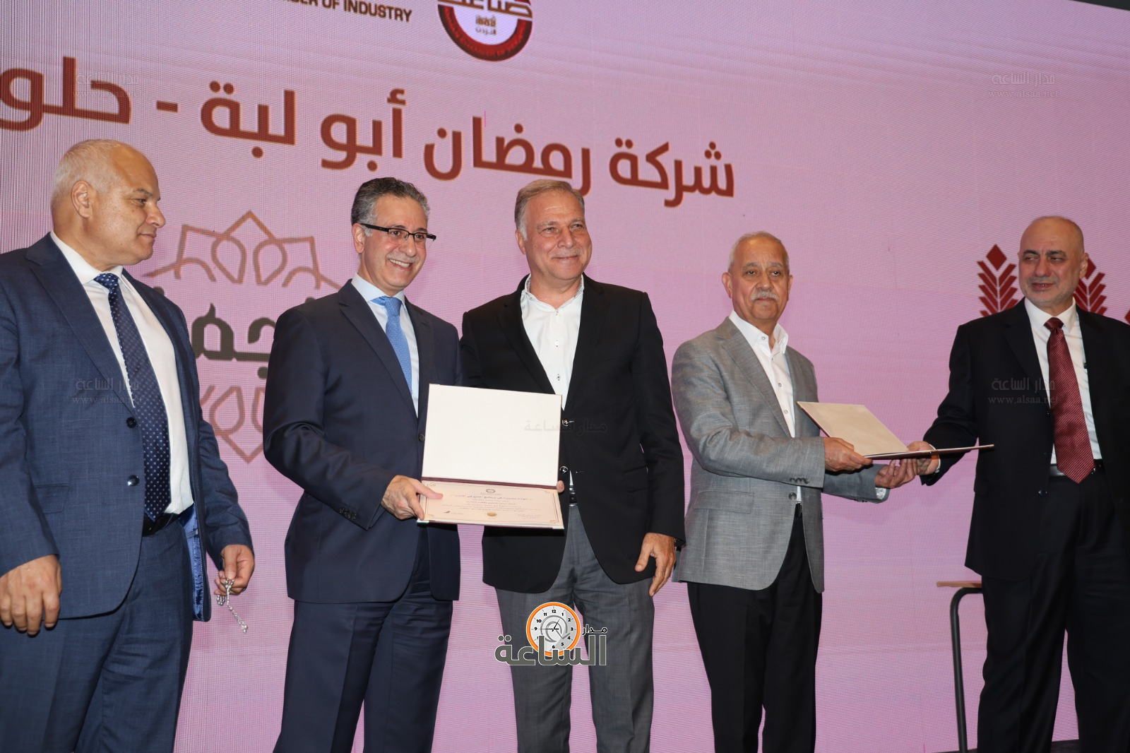 Madar Al-Saa Images 0.5915327925963282