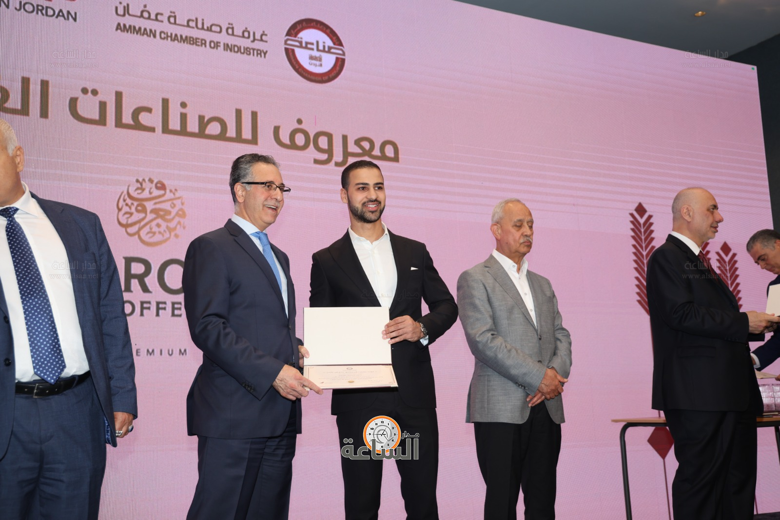 Madar Al-Saa Images 0.02557146462220672